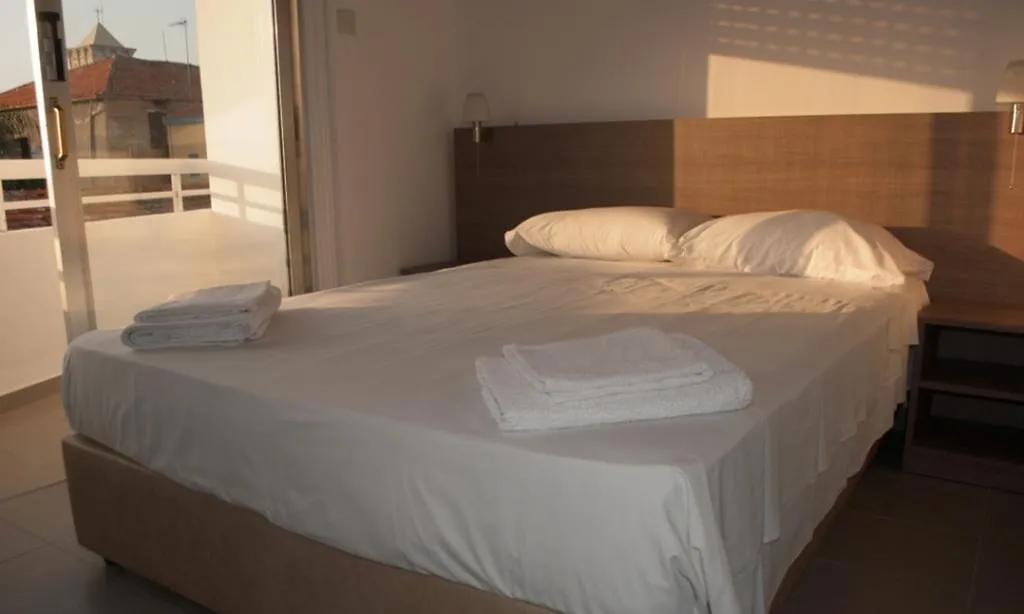 St. George Rent Rooms Larnaca