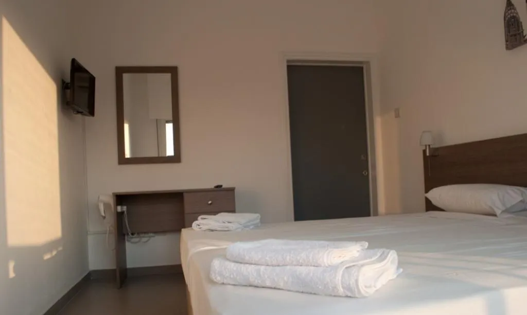 St. George Rent Rooms Larnaca Appartamento