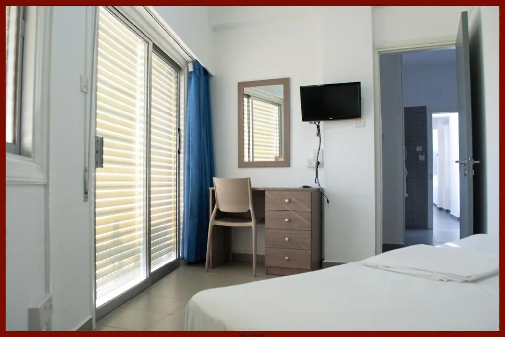 St. George Rent Rooms Larnaca Appartamento