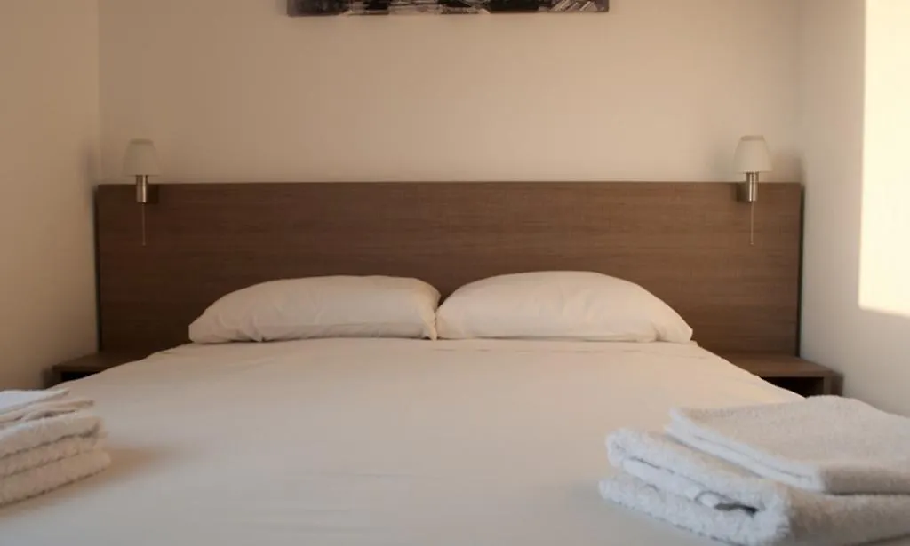 St. George Rent Rooms Larnaka Zypern
